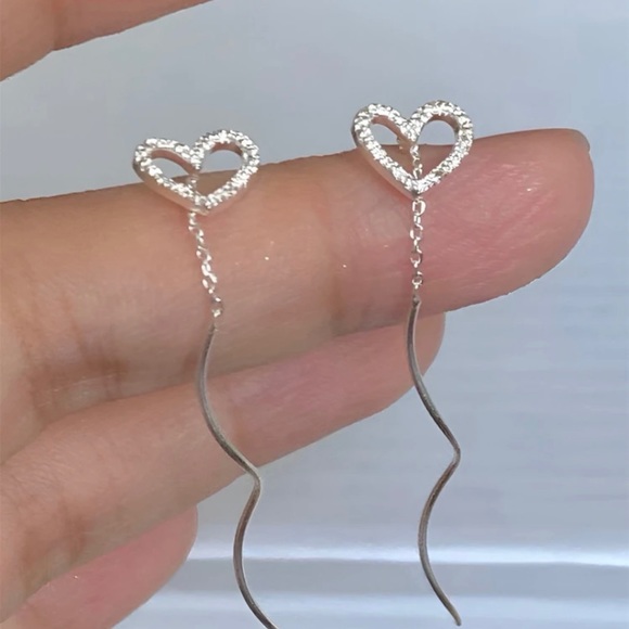 Sterling Silver Heart Dangle Earrings 🥰 - Picture 3 of 4